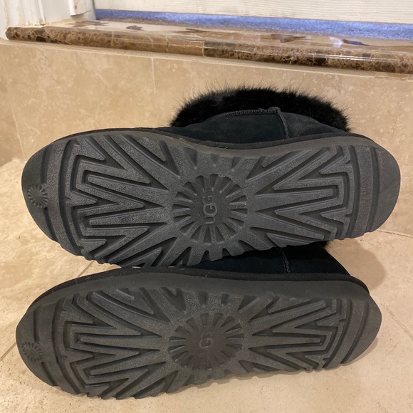 Ugg Milla Bootie - Picture 4 of 6